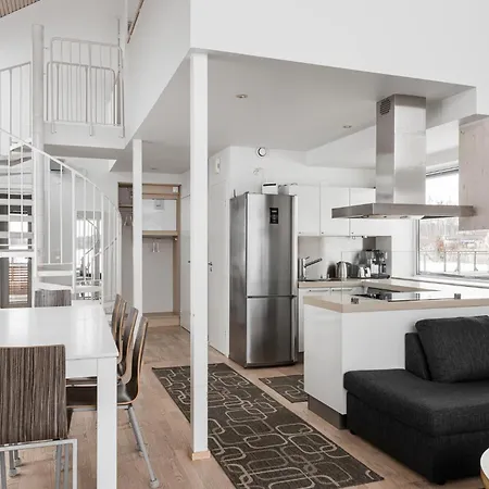 Villa Kelluvat Huvilat, Kapteeni, Reposaari Björneborg